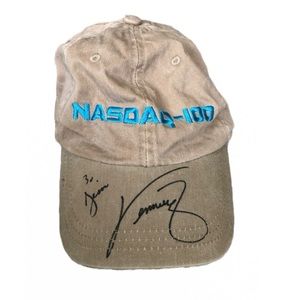 VENUS WILLIAMS TENNIS MEMORABILIA SIGNED NASDAQ-100 HAT & OTHER